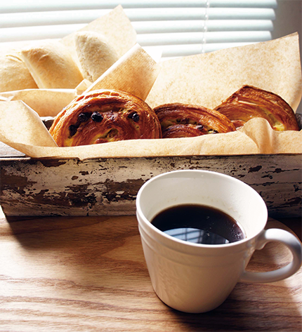 CAFE&BREAD